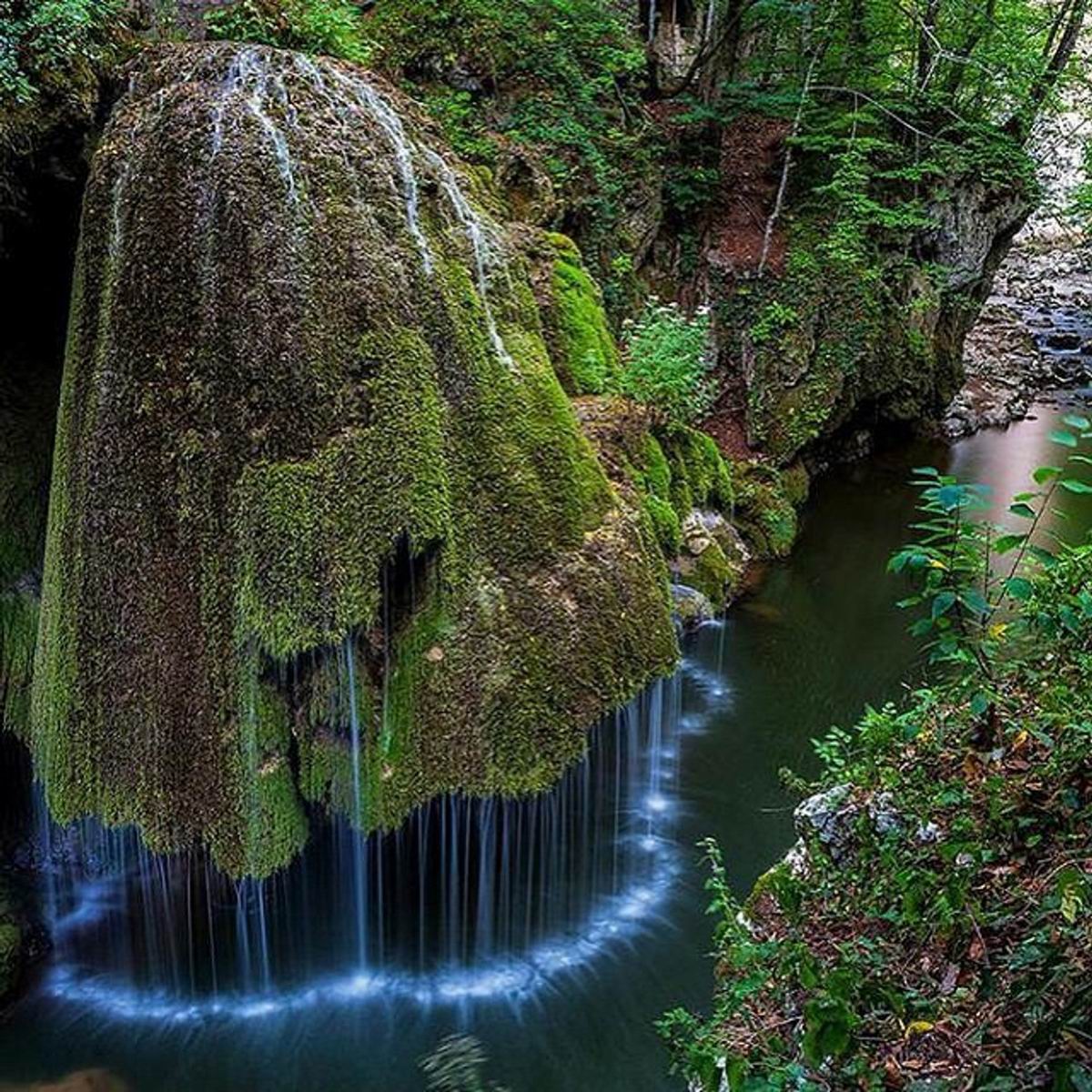 romania-bigar-waterfall.jpg